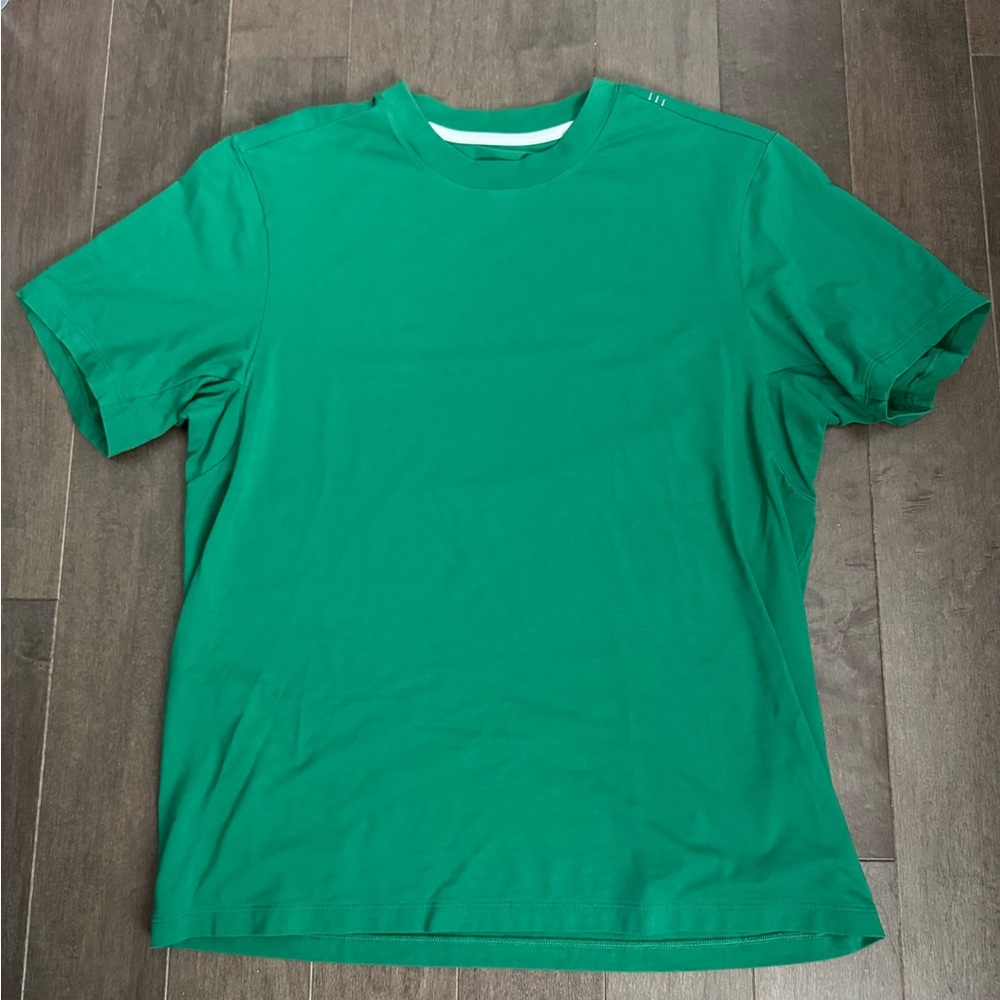 lululemon athletica “Zeroed In” Vibrant Green Men's Shirt in Medium